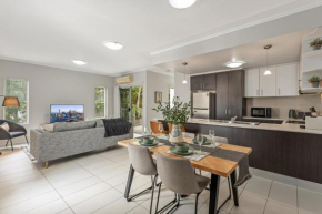 Central Cosy 2-Bed with Pool and near QUT & CBD